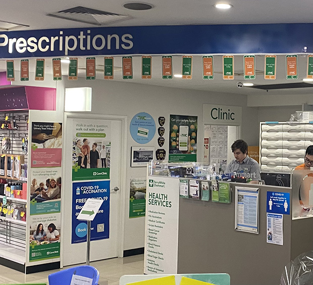 Ett apotek i Brisbane, som i sin ”clinic” erbjuder en rad tjänster, t ex läkemedelsgenomgång, influensavaccinering och olika typer av hälsokontroller till specifika patientgrupper. 